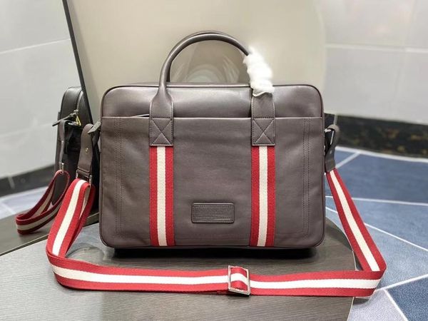 10a designer classical mens handbag casual briefcase mens genuine leather business bags computer bag fashion one shoulder messenger bag
10a designer classical mens handbag casual briefcase mens genuine leather business bags computer bag fashion one shoulder messenger bag