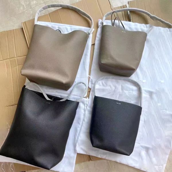 women genuine leather fashion park travel totes tote bag luxurys designer clutch bucket cross body makeup bags mens large capacity handbag s
women genuine leather fashion park travel totes tote bag luxurys designer clutch bucket cross body makeup bags mens large capacity handbag s