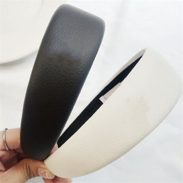 designer girl solid color gift hair accessories wide-brimmed leather vintage headdress classic brand hair band size c, Slivery;white
designer girl solid color gift hair accessories wide-brimmed leather vintage headdress classic brand hair band size c, Slivery;white