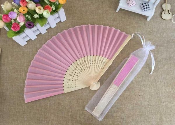 whole 50pcslot white elegant folding silk hand fan with organza gift bag wedding party favors gift99798215555498
whole 50pcslot white elegant folding silk hand fan with organza gift bag wedding party favors gift99798215555498