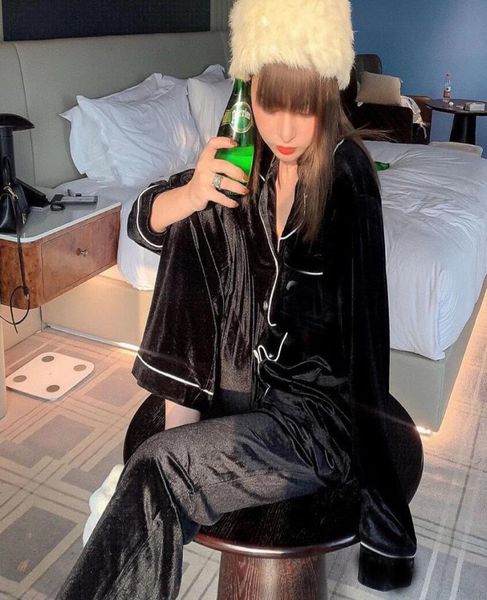 couple pajamas longsleeved spring thin section silk home service suit womens and man pajamas twopiece flower printed sleepw3752339, Blue;red
couple pajamas longsleeved spring thin section silk home service suit womens and man pajamas twopiece flower printed sleepw3752339, Blue;red