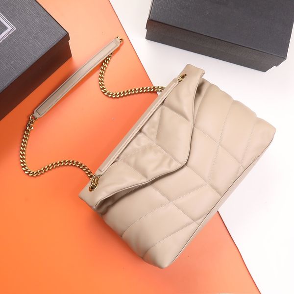 fashion chain bag in quilted lambskin designers shoulder bags decorated with the featuring a suded and chain crossbody strap can be torn dou
fashion chain bag in quilted lambskin designers shoulder bags decorated with the featuring a suded and chain crossbody strap can be torn dou