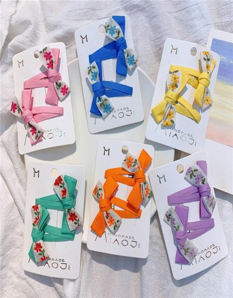 1 pair new korean sweet girl princess fabric bb clip fashion children039s embroidery flower bow bb clip kids hair accessories2087945, Slivery;white
1 pair new korean sweet girl princess fabric bb clip fashion children039s embroidery flower bow bb clip kids hair accessories2087945, Slivery;white