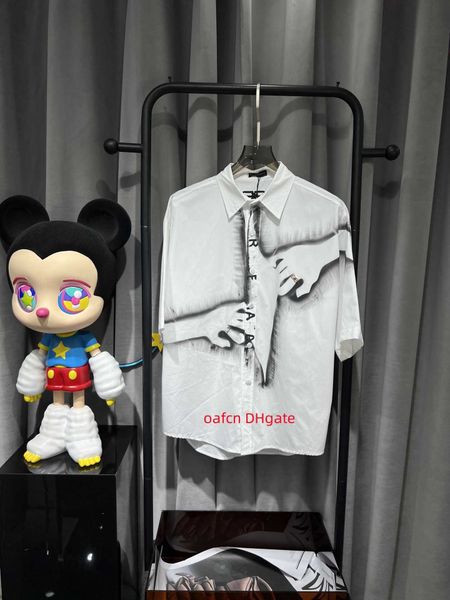 men's designer shirt hand painted color spray logo letters in summer fashion loose polos beach style breathable extended short sleeve s, White;black
men's designer shirt hand painted color spray logo letters in summer fashion loose polos beach style breathable extended short sleeve s, White;black