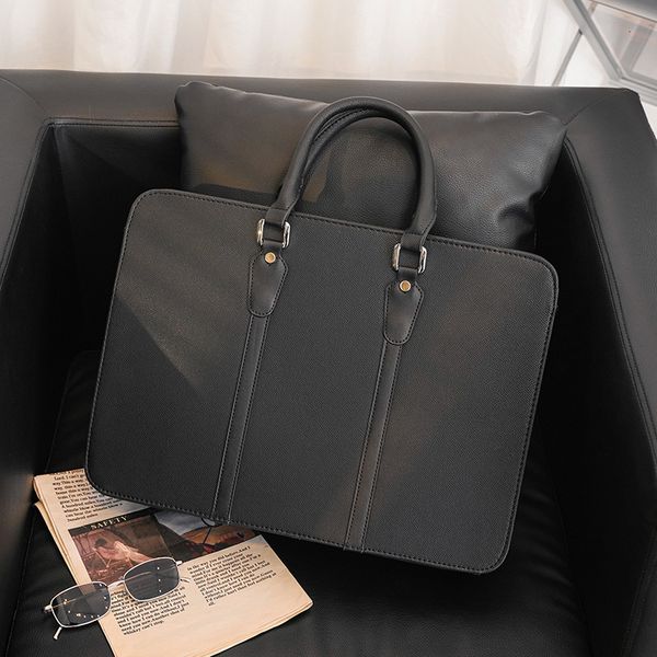 briefcases business men briefcase korean style leather handbag casual shoulder bag male lapfile 230701
briefcases business men briefcase korean style leather handbag casual shoulder bag male lapfile 230701