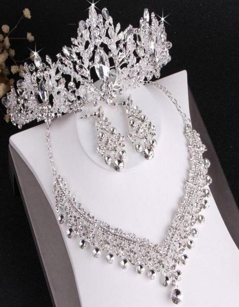 luxury designer jewelry sets for bride wedding party crystal crowns necklace earring sets headbands shining rhinestone headpieces 5166950, White 
luxury designer jewelry sets for bride wedding party crystal crowns necklace earring sets headbands shining rhinestone headpieces 5166950, White
