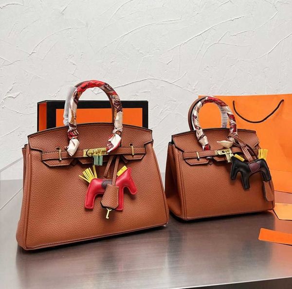 fashion brand designer birkin tote shopping bags women luxurious shoulder bag handbags simple leather satchel large capacity straps are deli
fashion brand designer birkin tote shopping bags women luxurious shoulder bag handbags simple leather satchel large capacity straps are deli