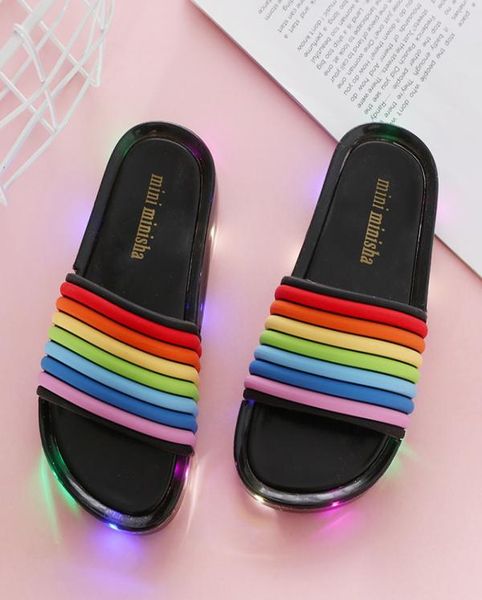 1pairs2pcs 2020 new children led flashing rainbow flip flops striped toddler girl jelly slippers summer kids girls luminous slipp8097522, Black;grey
1pairs2pcs 2020 new children led flashing rainbow flip flops striped toddler girl jelly slippers summer kids girls luminous slipp8097522, Black;grey