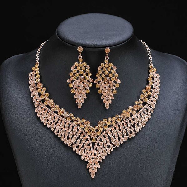 alloy clavicle chain court temperament exaggerated crystal short necklace earrings set dinner 230628, Silver
alloy clavicle chain court temperament exaggerated crystal short necklace earrings set dinner 230628, Silver