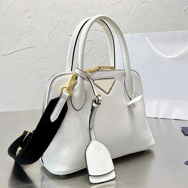 deal pd 5 color designers handbag leather shoulder bags triangle designer bag women letter shell bag fashion crossbody bags wallet coin purs
deal pd 5 color designers handbag leather shoulder bags triangle designer bag women letter shell bag fashion crossbody bags wallet coin purs