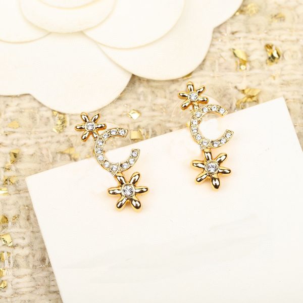 2023 luxury quality charm drop earring with diamond in 18k gold plated have stamp flower shape ps7259b, Golden
2023 luxury quality charm drop earring with diamond in 18k gold plated have stamp flower shape ps7259b, Golden