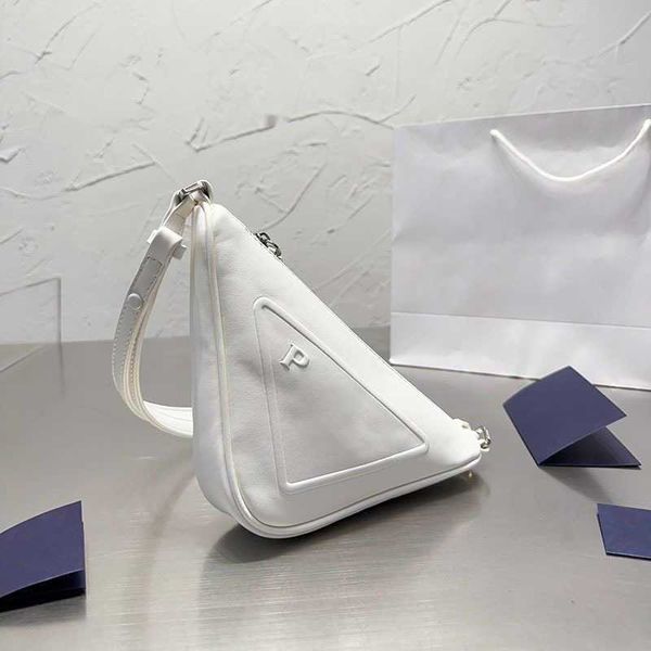 deal pd triangle bag leather designer bag classic womens shoulder bags fashion crossbody bags wallet luxurys handbag purse 221122
deal pd triangle bag leather designer bag classic womens shoulder bags fashion crossbody bags wallet luxurys handbag purse 221122