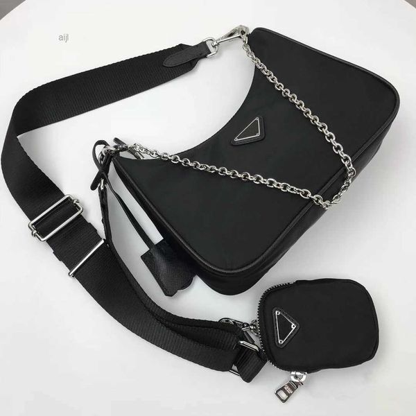 7a quality 3piece nylon bag triangle re-edition 2005 2000 handbag womens mens purse crossbody shoulder tote clutch chain luxury designers
7a quality 3piece nylon bag triangle re-edition 2005 2000 handbag womens mens purse crossbody shoulder tote clutch chain luxury designers