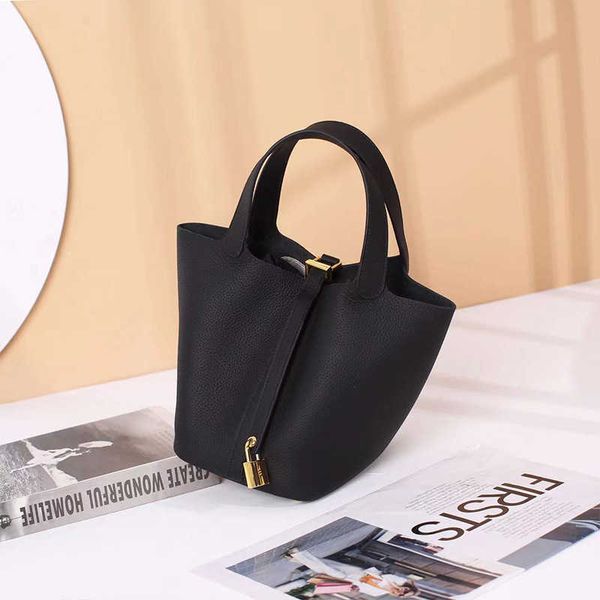 luxury designer bag picotin lock leather 2023 new genuine women's gold button vegetable blue cowhide bucket large capacity commuter han
luxury designer bag picotin lock leather 2023 new genuine women's gold button vegetable blue cowhide bucket large capacity commuter han