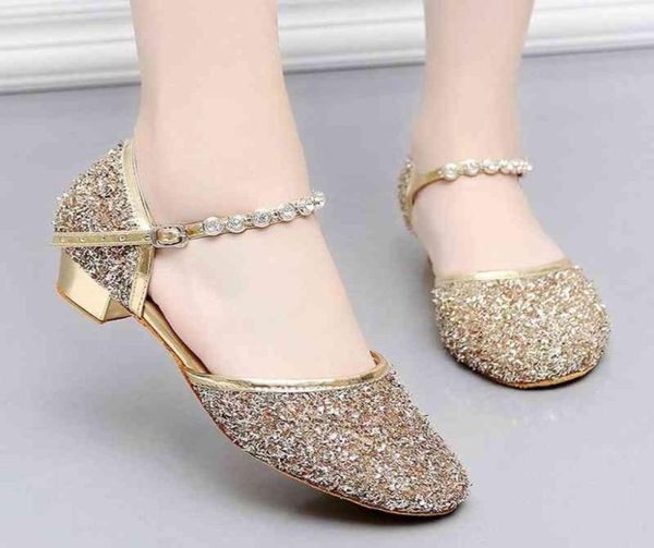 fashion children girl039s rhinestone ballroom latin tango dance shoes heeled shoes for girls flower casual children girls shoes9147795, Black;red
fashion children girl039s rhinestone ballroom latin tango dance shoes heeled shoes for girls flower casual children girls shoes9147795, Black;red