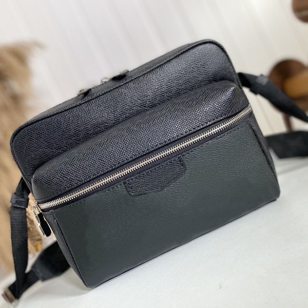 luxury mens outdoor messenger bag classic designer shlouder bags calfskin leather crossbody bags blue black flowers small purse with box
luxury mens outdoor messenger bag classic designer shlouder bags calfskin leather crossbody bags blue black flowers small purse with box