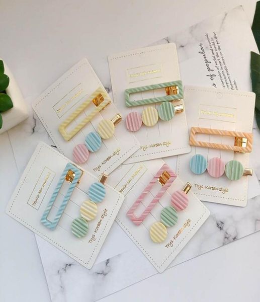 2020 new fashion women hair clips sweet acrylic girls designer hair clips princess barrettes hair accessories for women bb clip 2p5716707, Slivery;white
2020 new fashion women hair clips sweet acrylic girls designer hair clips princess barrettes hair accessories for women bb clip 2p5716707, Slivery;white