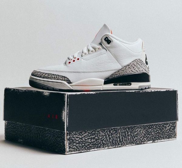 2023 3 3s white cement reimagined authentic basketball shoes summit white fire red black grey dn3707-100 men sports sneakers with original b, Red;white
2023 3 3s white cement reimagined authentic basketball shoes summit white fire red black grey dn3707-100 men sports sneakers with original b, Red;white