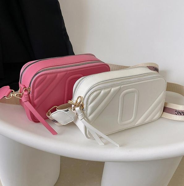 camera bag women's 2023 summer new fashion simple shoulder bag advanced and versatile small square crossbody bag
camera bag women's 2023 summer new fashion simple shoulder bag advanced and versatile small square crossbody bag