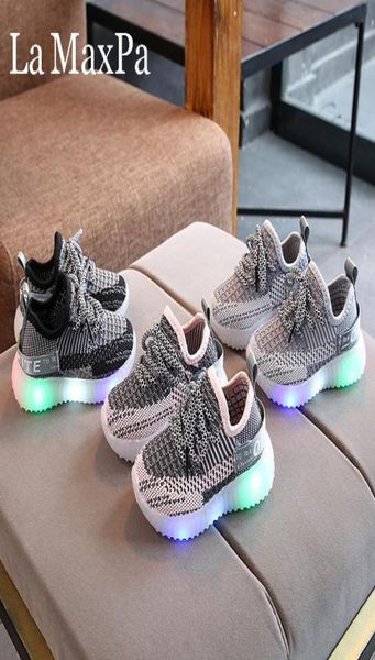new baby flashing lights sneakers toddler little kid led sneakers children luminous shoes boys girls sport running shoes2929832, Black;red
new baby flashing lights sneakers toddler little kid led sneakers children luminous shoes boys girls sport running shoes2929832, Black;red
