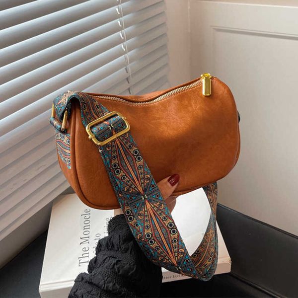 fashion shoulder strap shoulder pillow bag oil leather women's bag oblique cross bag women's
fashion shoulder strap shoulder pillow bag oil leather women's bag oblique cross bag women's