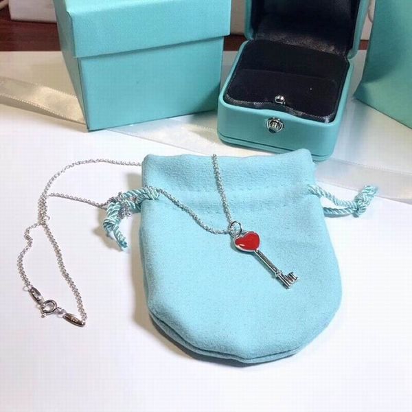 2023 lovely cute pendant necklaces long silver thin stainless steel chain red heart diamond crystal key design women necklace with dust bag
2023 lovely cute pendant necklaces long silver thin stainless steel chain red heart diamond crystal key design women necklace with dust bag