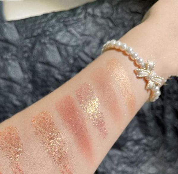 eye shadow ninecolor eyeshadow palette net red live earth color pearly matte glitter shiny pigments6594418
eye shadow ninecolor eyeshadow palette net red live earth color pearly matte glitter shiny pigments6594418