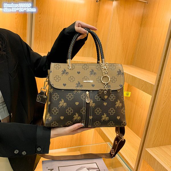factory wholesale brand ladies shoulder bags 2 elegant old vintage handbags with large-capacity printing thickened leather tote bag popular
factory wholesale brand ladies shoulder bags 2 elegant old vintage handbags with large-capacity printing thickened leather tote bag popular