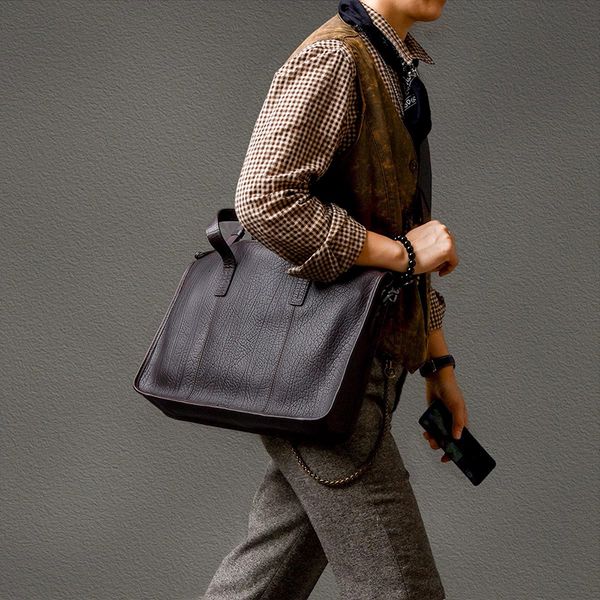 briefcases casual first layer cowhide briefcase luxury handbag retro business crossbody bag for men leather lapleathfocus 230701
briefcases casual first layer cowhide briefcase luxury handbag retro business crossbody bag for men leather lapleathfocus 230701