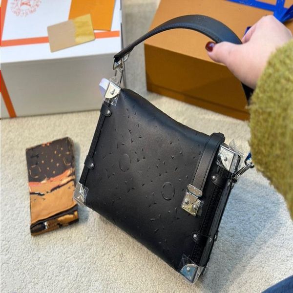 l 23ss cruise flap side malle petite ghesquiere nicolas m46358 pm bag mini handbag monograms s-lock m21709 women box trunks shoulder cross b
l 23ss cruise flap side malle petite ghesquiere nicolas m46358 pm bag mini handbag monograms s-lock m21709 women box trunks shoulder cross b