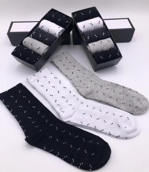 21ss luxur socks for mens and womens sport crew sock 100 cotton whole couple 5 pairs with box7281884, Black
21ss luxur socks for mens and womens sport crew sock 100 cotton whole couple 5 pairs with box7281884, Black