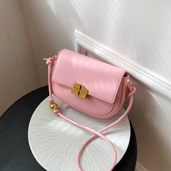 leisure crossbody small bag women's summer new fashion shoulder bag simple and popular saddle bag women's bag
leisure crossbody small bag women's summer new fashion shoulder bag simple and popular saddle bag women's bag