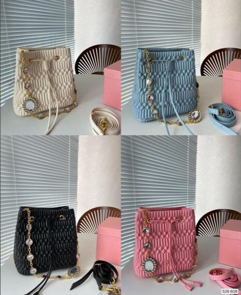 handle 2023 miui shoulder bag miu matelasse bowling handbags purses womens designer wallets crossbody square genuine leather tote clutch wri
handle 2023 miui shoulder bag miu matelasse bowling handbags purses womens designer wallets crossbody square genuine leather tote clutch wri