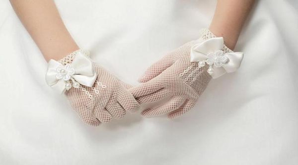 1pair girls cream lace pearl fishnet gloves first communion wedding flower girl party5287006, White
1pair girls cream lace pearl fishnet gloves first communion wedding flower girl party5287006, White