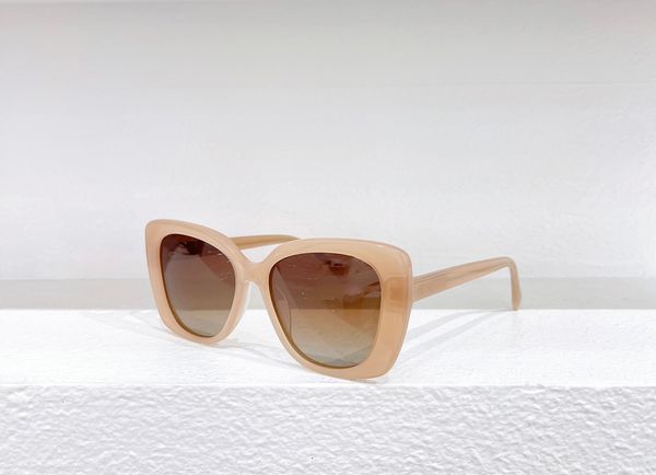 hot luxury designers sunglasses for women womens designer sunglasses ladies retro eyewear cat eye uv400 protect lenses fashion cool design come with original case
hot luxury designers sunglasses for women womens designer sunglasses ladies retro eyewear cat eye uv400 protect lenses fashion cool design come with original case