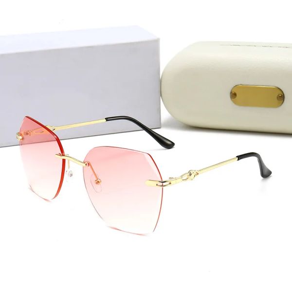 retro sunglassess for women and men : uv400 sunglasses: designer luxury frames, 6 colors + travel box, White;black
retro sunglassess for women and men : uv400 sunglasses: designer luxury frames, 6 colors + travel box, White;black
