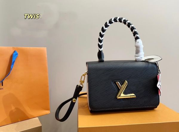 twist 23ss designer womens handbag by the pool summer textured epi grained leather twist lock shoulder bag with wide strap luxurys crossbody
twist 23ss designer womens handbag by the pool summer textured epi grained leather twist lock shoulder bag with wide strap luxurys crossbody
