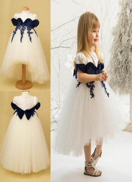 hi lo flower girl dresses jewel neck satin and tulle appliques skirts girls pageant dresses custom made zipper back kid bithday go3208743, White;blue
hi lo flower girl dresses jewel neck satin and tulle appliques skirts girls pageant dresses custom made zipper back kid bithday go3208743, White;blue