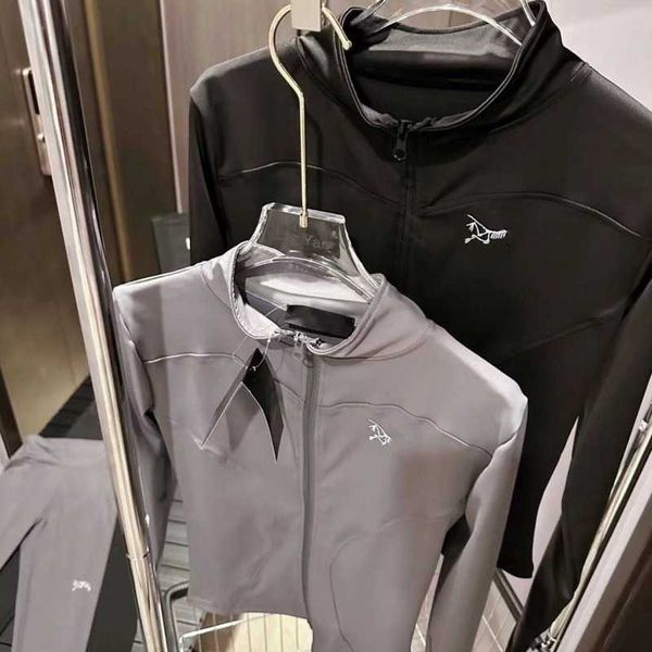 23ss new womens jacket embroidery black gray yoga clothing quick-drying sunscreen coat designer jacket summer outdoor thin section tracksuit, Black;brown
23ss new womens jacket embroidery black gray yoga clothing quick-drying sunscreen coat designer jacket summer outdoor thin section tracksuit, Black;brown