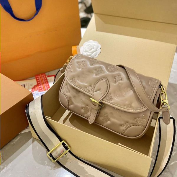 diane totes wallet bags satchel fashion embroidered handbag canvas cross body messenger women shoulder strap purse designer ladies crossbody
diane totes wallet bags satchel fashion embroidered handbag canvas cross body messenger women shoulder strap purse designer ladies crossbody