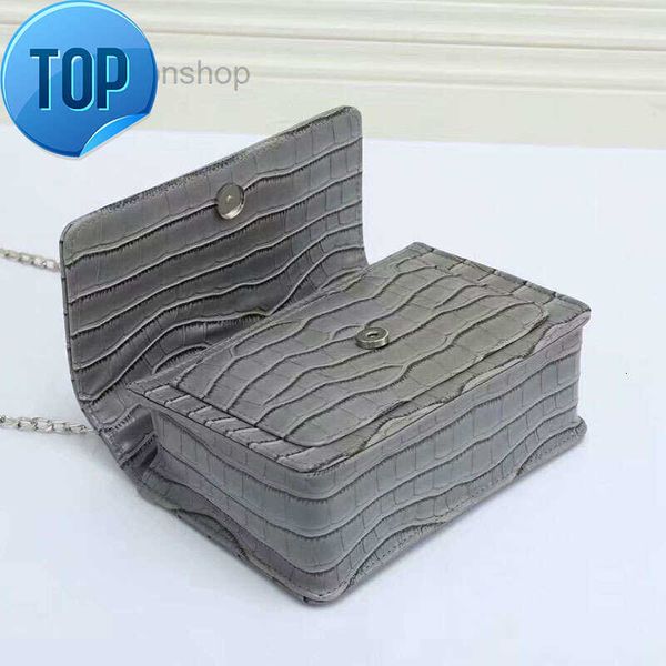 designer bags millionaire digner women hand flap shoulder female stripe ladi brand bag wallet luxury mother factory direct sale
designer bags millionaire digner women hand flap shoulder female stripe ladi brand bag wallet luxury mother factory direct sale
