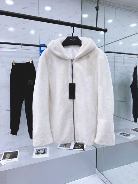 autumn and winter cashmere hooded coat, male and female, imported lamb wool, comfortable and soft to touch, loose version easy to handle., Black;brown
autumn and winter cashmere hooded coat, male and female, imported lamb wool, comfortable and soft to touch, loose version easy to handle., Black;brown