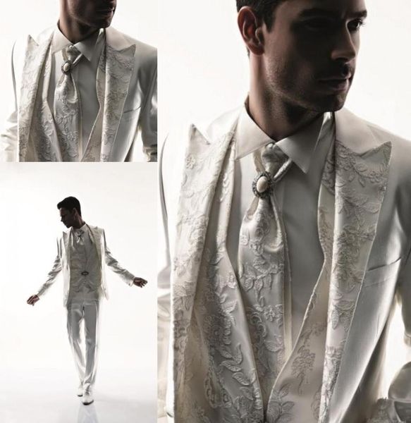 2015 white mens suits tuxedos business suit brand boss dress suit for men039s wedding formal business boys suits groom white tu8776235, Black;gray
2015 white mens suits tuxedos business suit brand boss dress suit for men039s wedding formal business boys suits groom white tu8776235, Black;gray