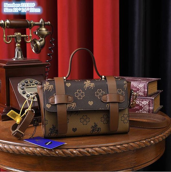 factory wholesale brand ladies shoulder bags 2 colors flip belt fashion handbag thickened printed leather cambridge bag multi-layered retro
factory wholesale brand ladies shoulder bags 2 colors flip belt fashion handbag thickened printed leather cambridge bag multi-layered retro