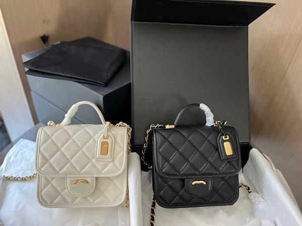 22k new small flavor tofu bag lacquer skin caviar chain postman handheld one shoulder crossbody women's
22k new small flavor tofu bag lacquer skin caviar chain postman handheld one shoulder crossbody women's