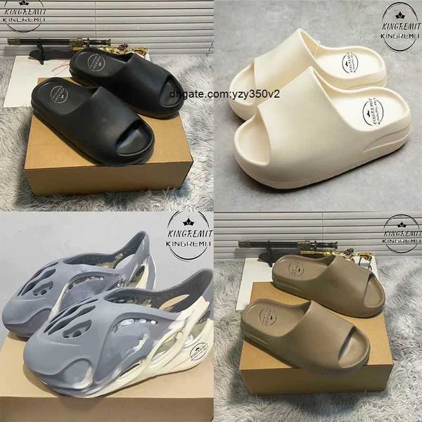 luxury brand slippers moon gray foam rubber sandal slides graffiti bone resin desert sand designers slippers summer earth brown flat men
luxury brand slippers moon gray foam rubber sandal slides graffiti bone resin desert sand designers slippers summer earth brown flat men