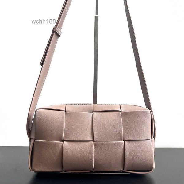 crossbody tote 2023 bottegas summer venetas single bags quality girl versatile bag fashion lady shoulder designer popular high woven pillow
crossbody tote 2023 bottegas summer venetas single bags quality girl versatile bag fashion lady shoulder designer popular high woven pillow