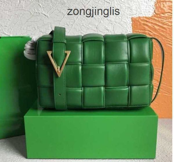 one 2023 designer shoulder bags venetas square bottegas pillow small cassettes bag large crossbody knitted women's leather dbfi
one 2023 designer shoulder bags venetas square bottegas pillow small cassettes bag large crossbody knitted women's leather dbfi