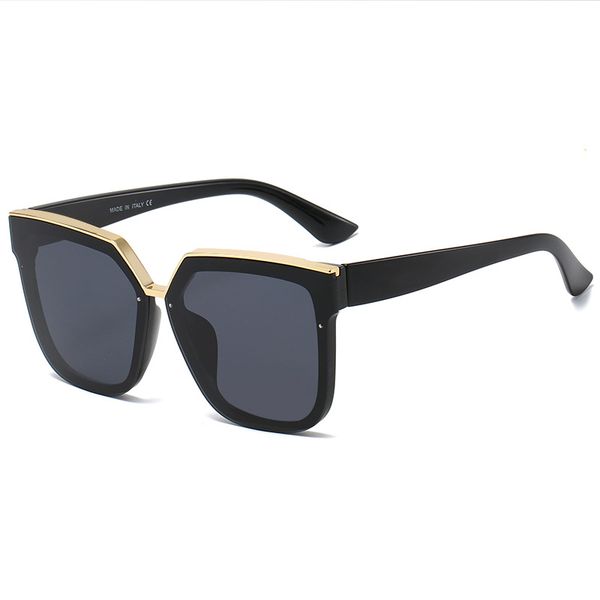 designer sunglasses fashion sunscreen luxury sunglasses for men women beach shading uv protection glasses trendy gift with box very nice sun, White;black
designer sunglasses fashion sunscreen luxury sunglasses for men women beach shading uv protection glasses trendy gift with box very nice sun, White;black