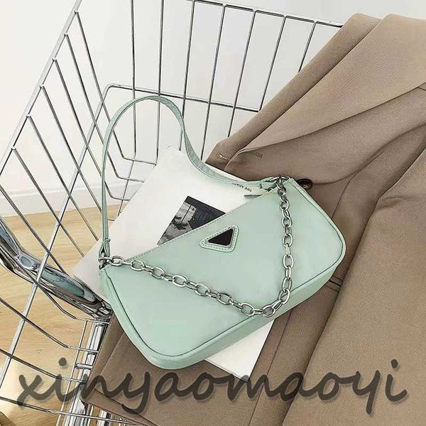 luxury designer women's shoulder bag chain messenger bag nylon small square bag mobile phone bag green
luxury designer women's shoulder bag chain messenger bag nylon small square bag mobile phone bag green
